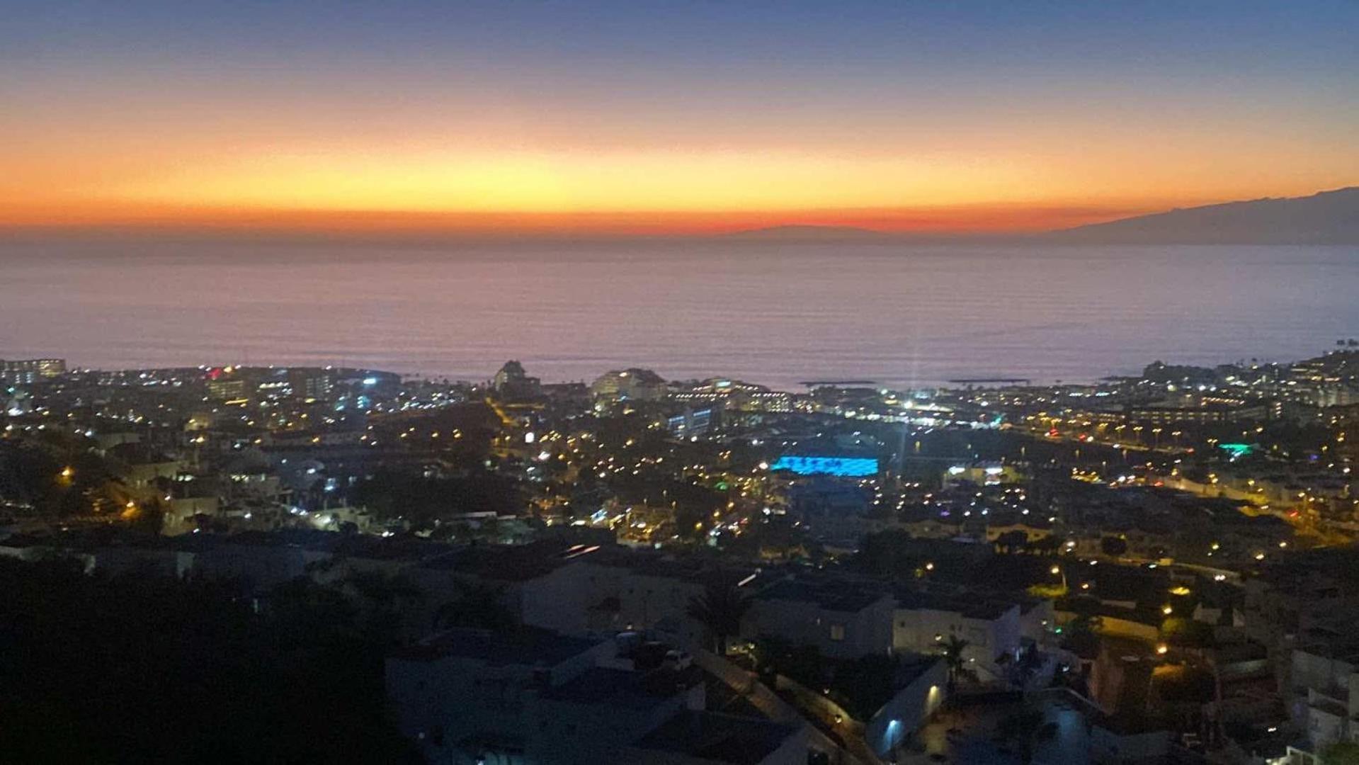 アデヘBeautiful Sunset Viewアパートメント エクステリア 写真